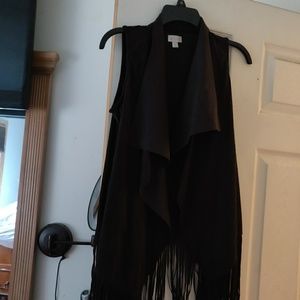 Black fringe sleeveless jacket